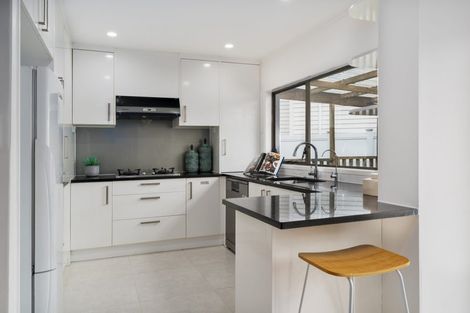 Photo of property in 40 Tudor Road, Henderson, Auckland, 0610