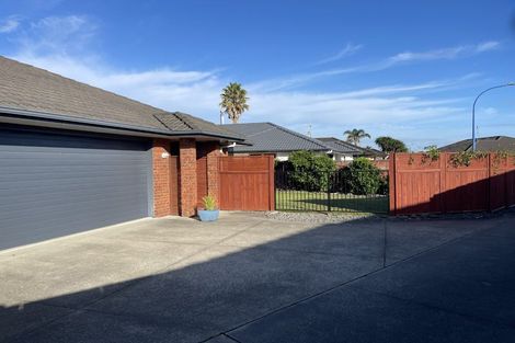 Photo of property in 11 Reefton Place, Papamoa Beach, Papamoa, 3118