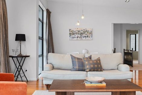 Photo of property in 16 Iles Lane, Cashmere, Christchurch, 8022