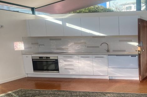 Photo of property in 105 Owen Street, Newtown, Wellington, 6021