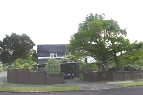 Photo of property in 2 Fitzpatrick Place, Chatswood, Auckland, 0626