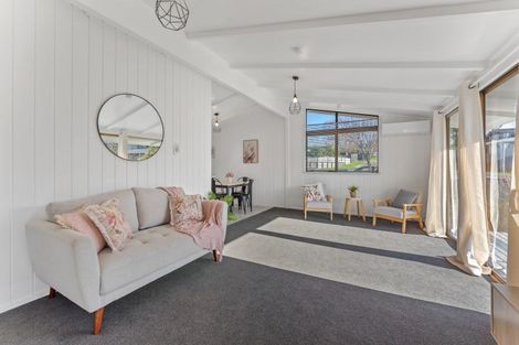 Photo of property in 60 Norana Road, Timberlea, Upper Hutt, 5018