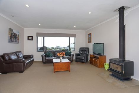 Photo of property in 4 Logan Grove, Feilding, 4702
