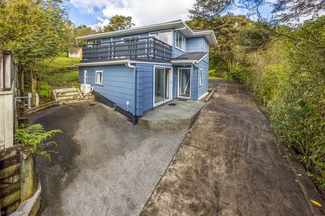 Photo of property in 38 Staincross Street, Green Bay, Auckland, 0604
