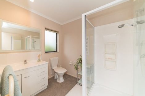 Photo of property in 66 Roberts Line, Kelvin Grove, Palmerston North, 4414