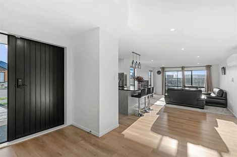 Photo of property in 14 Bill Harvey Drive, Halswell, Christchurch, 8025