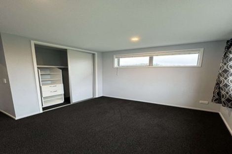 Photo of property in 17 Royal Park Drive, Parklands, Christchurch, 8083