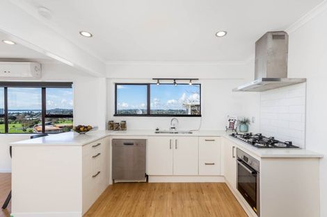 Photo of property in 55 West Hoe Heights, Orewa, 0931