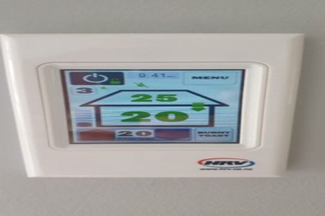 Photo of property in 2/21 Contessa Drive, Glenfield, Auckland, 0629