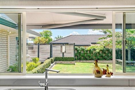 Photo of property in 19 Newinn Crescent, East Tamaki Heights, Auckland, 2016