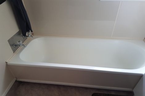 Photo of property in 28 Glynnbrooke Street, Te Atatu South, Auckland, 0610