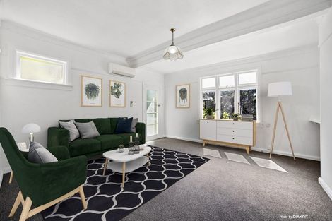 Photo of property in 8 Finnimore Terrace, Vogeltown, Wellington, 6021