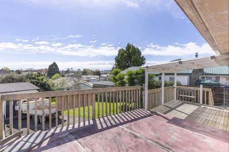 Photo of property in 14 Rembrandt Place, Opaheke, Papakura, 2113