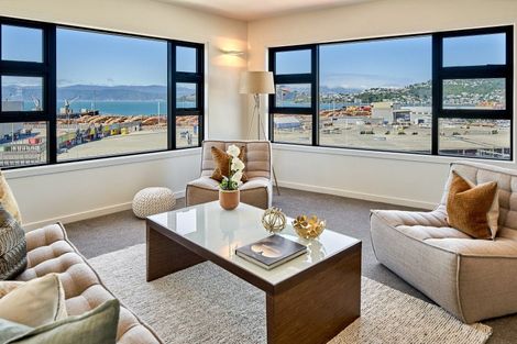 Photo of property in Endeavour Apartments, 1/125 Thorndon Quay, Pipitea, Wellington, 6011
