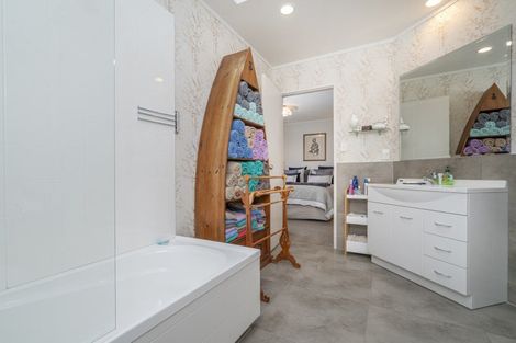 Photo of property in 53 Whitby Avenue, Whitianga, 3510