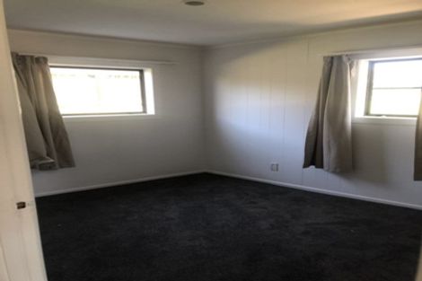 Photo of property in 24 Neil Avenue, Te Atatu Peninsula, Auckland, 0610