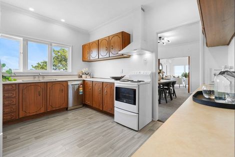 Photo of property in 14 Weona Place, Westmere, Auckland, 1022