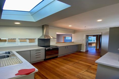 Photo of property in 112 Eden Street, Island Bay, Wellington, 6023