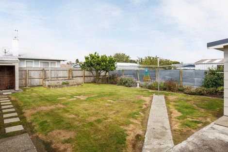 Photo of property in 4 Ellesmere Crescent, Highbury, Palmerston North, 4412