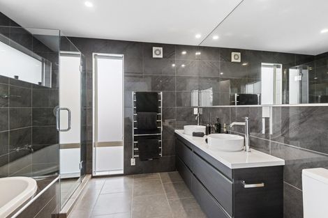 Photo of property in 154 Merivale Lane, Merivale, Christchurch, 8014