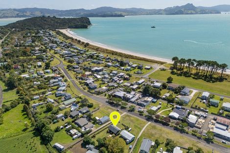 Photo of property in 32 Captain Cook Road, Cooks Beach, Whitianga, 3591