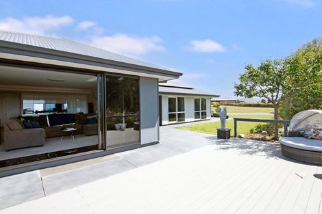 Photo of property in 66 Suncrest Drive, Tasman, Upper Moutere, 7173