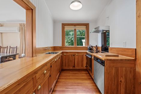 Photo of property in 1 Howard Street, Macandrew Bay, Dunedin, 9014