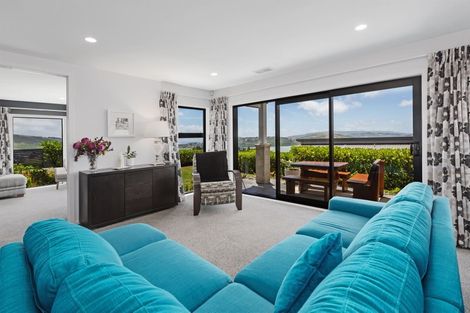 Photo of property in 2 Manapouri Lane, Aotea, Porirua, 5024