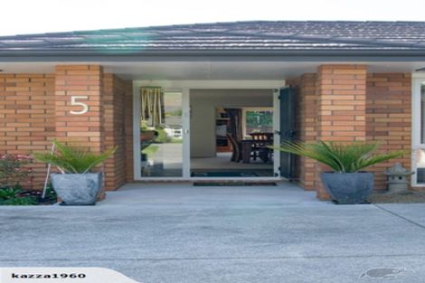 Photo of property in 5 Hamon Place, Pukehangi, Rotorua, 3015