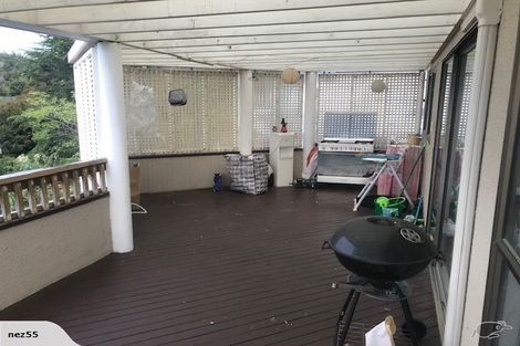 Photo of property in 9 Gwenand Place, Botany Downs, Auckland, 2010