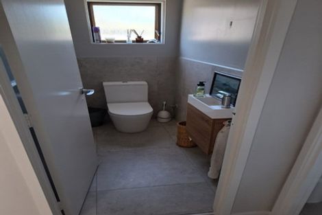 Photo of property in 1/64 Carlisle Road, Browns Bay, Auckland, 0630