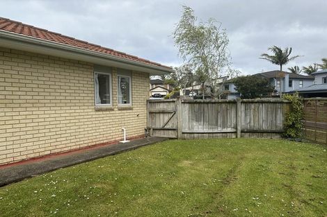Photo of property in 12 Malin Place, Pinehill, Auckland, 0632