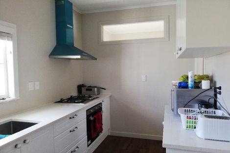 Photo of property in 22 Dallinghoe Crescent, Milford, Auckland, 0620