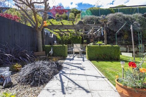 Photo of property in 11 Mcdonnell Road, Arrowtown, 9302