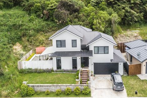 Photo of property in 125 Riverstone Drive, Riverstone Terraces, Upper Hutt, 5018