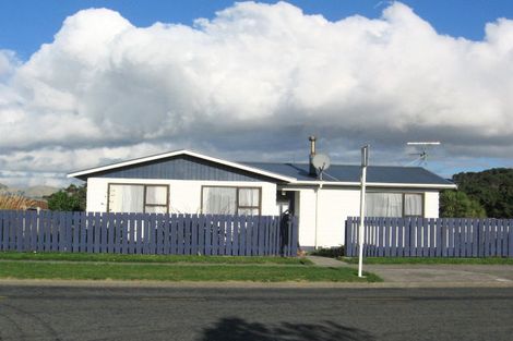 Photo of property in 117 Pikarere Street, Titahi Bay, Porirua, 5022