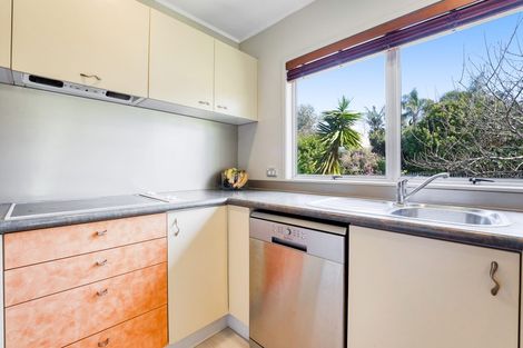 Photo of property in 2/21 Birman Close, Half Moon Bay, Auckland, 2012