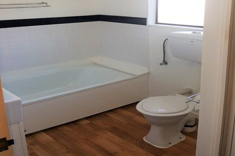 Photo of property in 98 Maupuia Road, Maupuia, Wellington, 6022