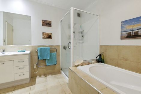 Photo of property in 1/395 Beach Road, Mairangi Bay, Auckland, 0630