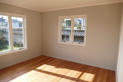 Photo of property in 50 Flanshaw Road, Te Atatu South, Auckland, 0610