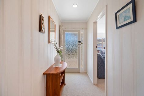 Photo of property in 18 Palliser Place, Milson, Palmerston North, 4414