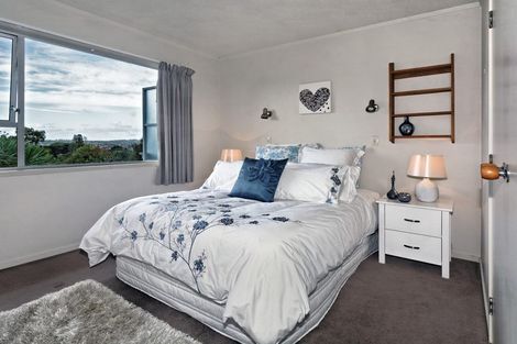 Photo of property in 2/55a West Lynn Road, Titirangi, Auckland, 0604