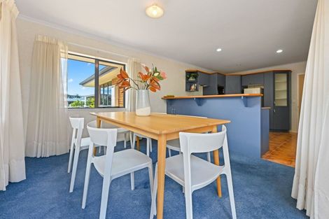 Photo of property in 2 Wilfred Street, St Andrews, Hamilton, 3200