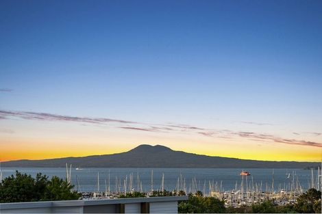 Photo of property in 2/28 Mark Edward Drive, Half Moon Bay, Auckland, 2012