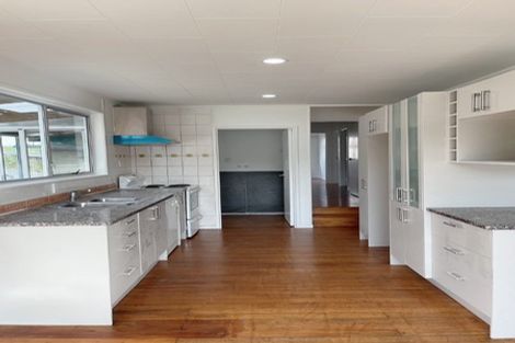 Photo of property in 1/17 Powrie Street, Glenfield, Auckland, 0629