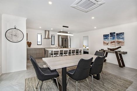 Photo of property in 30 Kitemaunga Avenue, One Tree Point, 0118