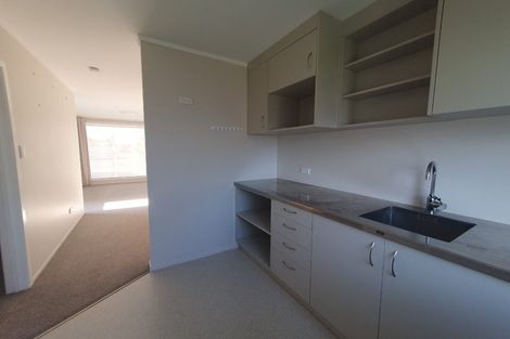 Photo of property in 15 Grande Vue Road, Papatoetoe, Auckland, 2025
