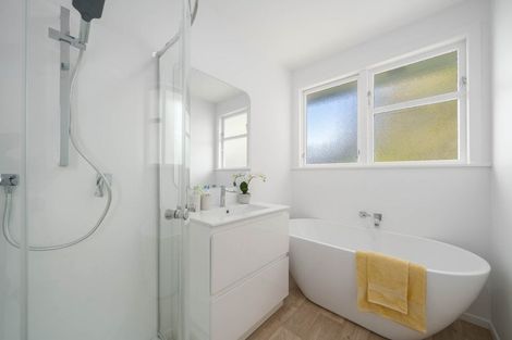 Photo of property in 33 Castor Crescent, Cannons Creek, Porirua, 5024