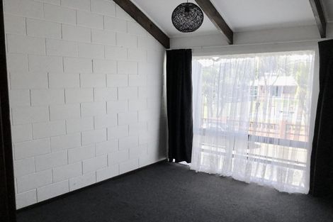 Photo of property in Lynbrae Court Flats, 19/4 Dr Taylor Terrace, Johnsonville, Wellington, 6037