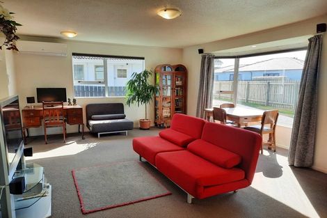 Photo of property in 6a Awamutu Grove, Waiwhetu, Lower Hutt, 5010